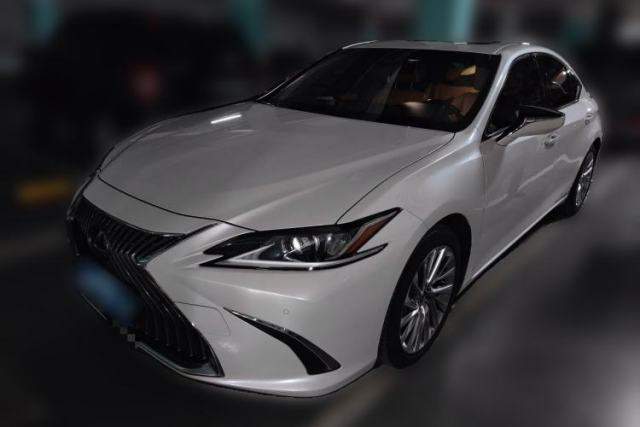 Used Lexus ES 2020 300h Premier Edition