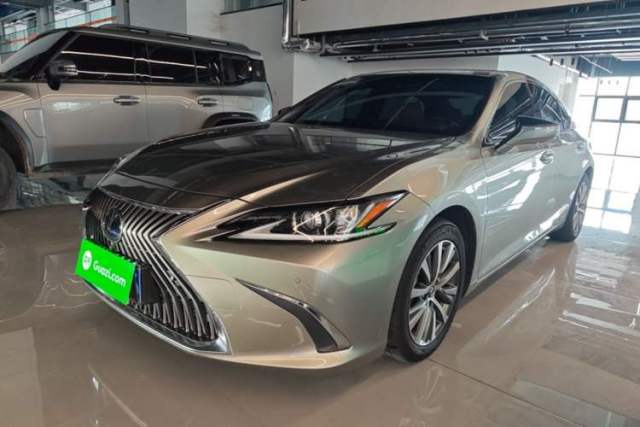 Used Lexus ES 2020 300h Premier Edition