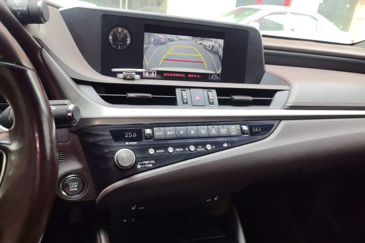 Used Lexus ES 2020 200 Excellence Edition Audio And AC Panel