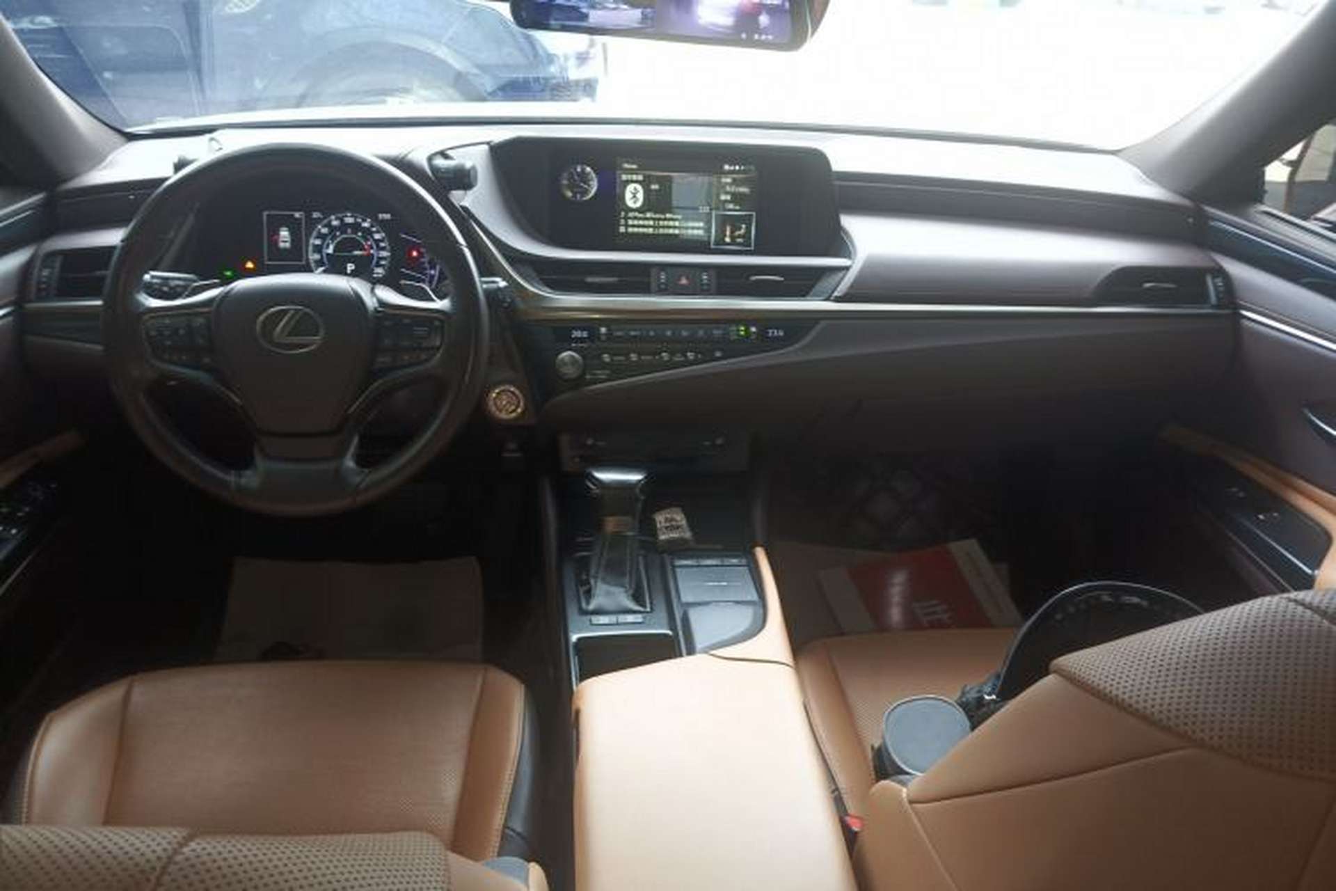 Used Lexus ES 2020 200 Excellence Edition Center Console