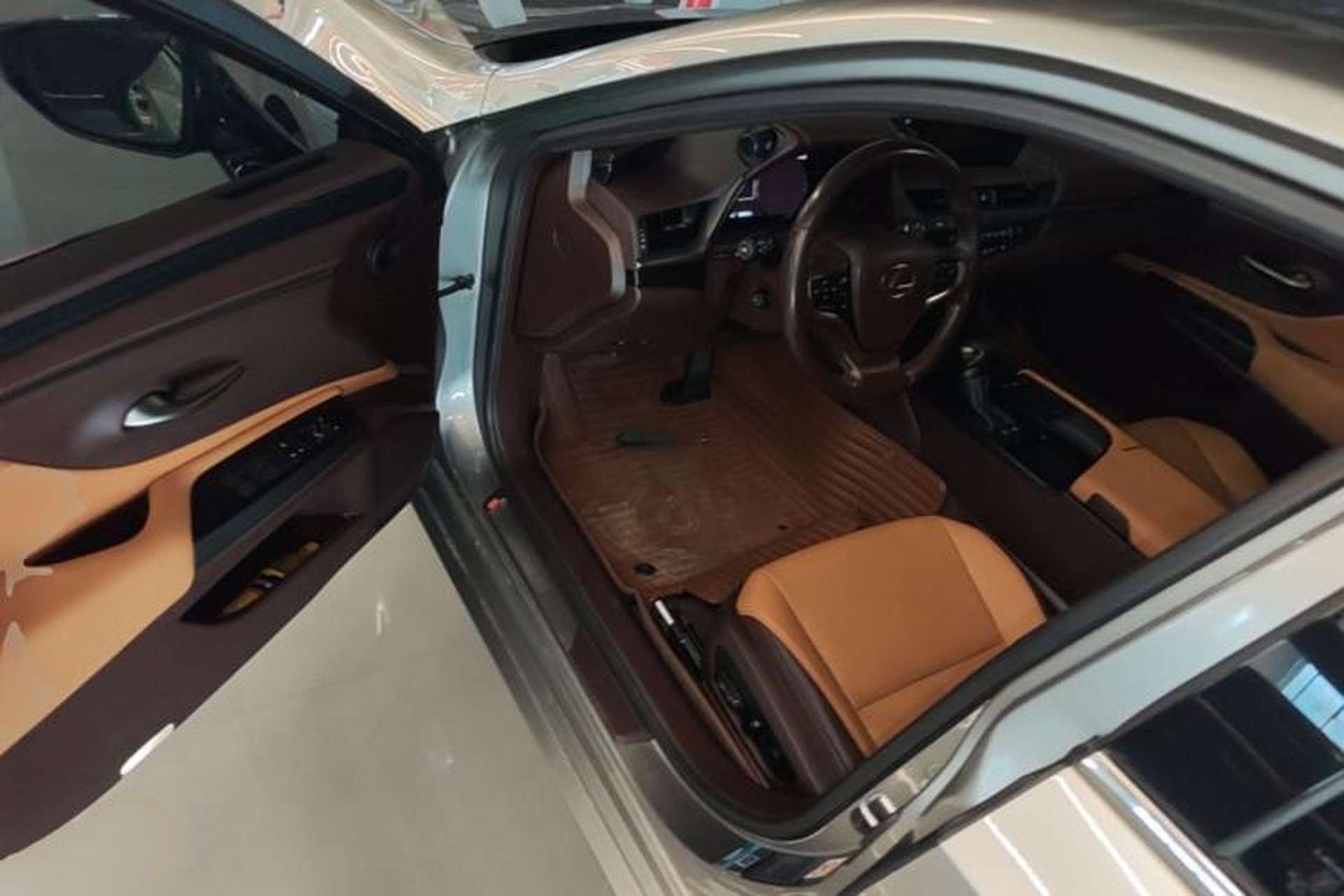 Used Lexus ES 2020 300h Premier Edition Driver Seat