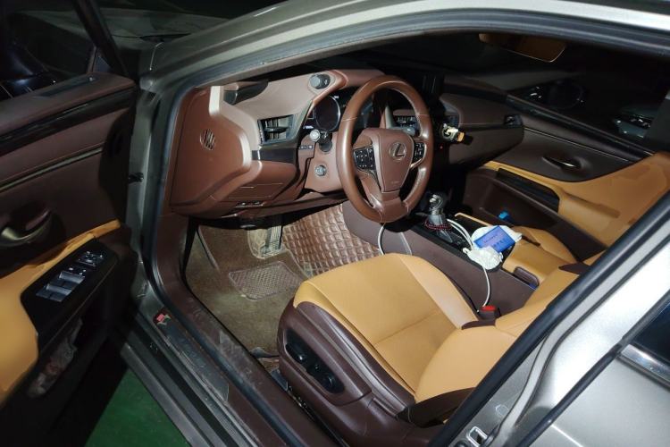 Used Lexus ES 2020 200 Excellence Edition Driver Seat