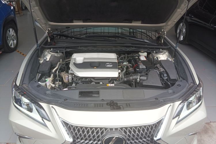 Used Lexus ES 2020 200 Excellence Edition Engine Bay
