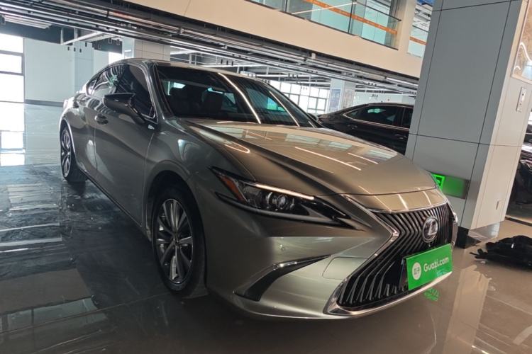 Used Lexus ES 2020 300h Premier Edition Exterior 1