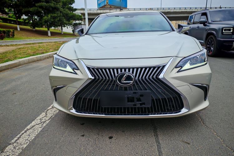 Used Lexus ES 2020 200 Excellence Edition Exterior 1