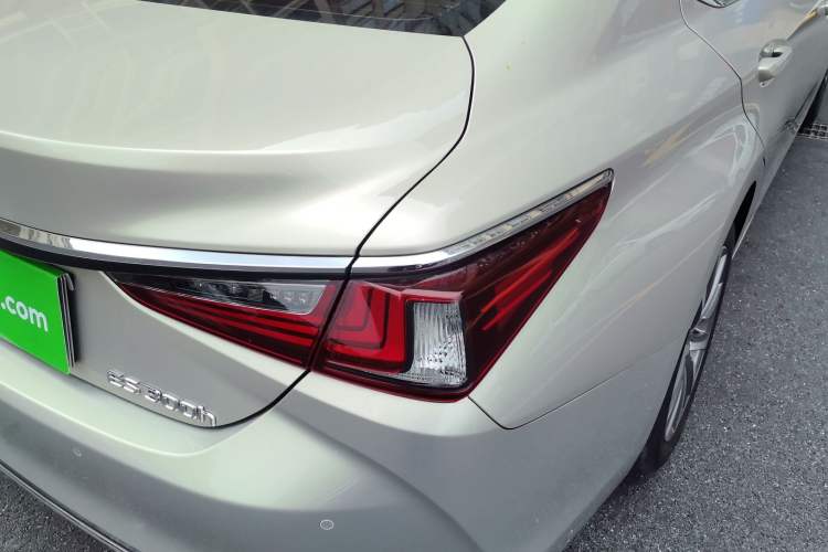 Used Lexus ES 2020 200 Excellence Edition Exterior 1