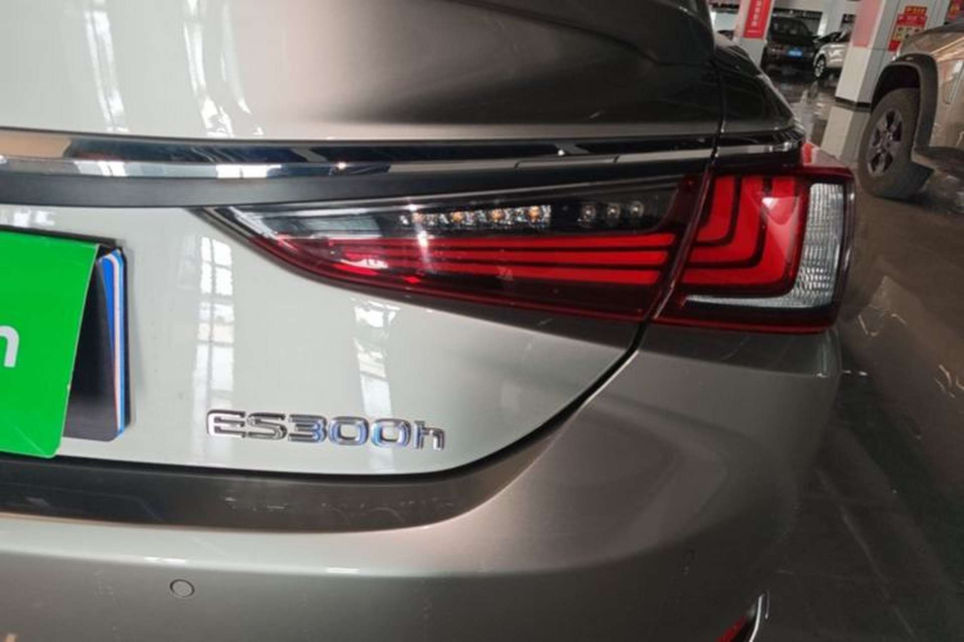 Used Lexus ES 2020 300h Premier Edition Exterior 3