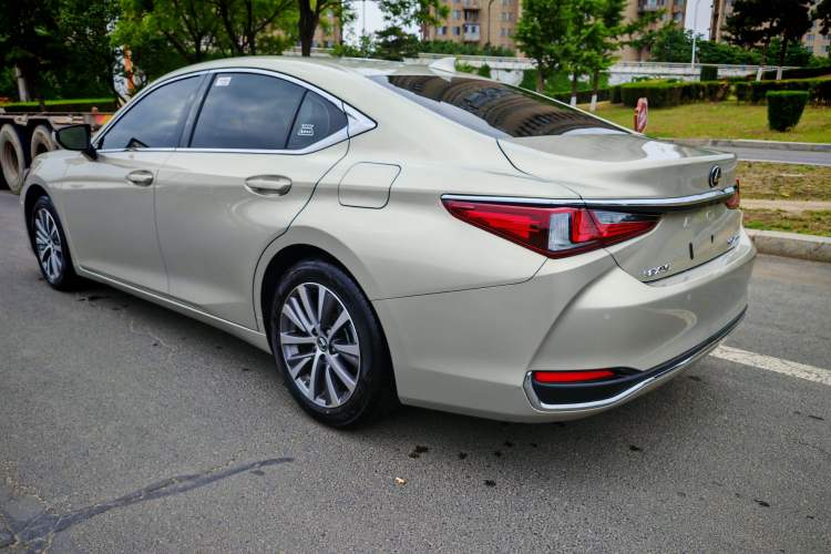 Used Lexus ES 2020 200 Excellence Edition Exterior 5