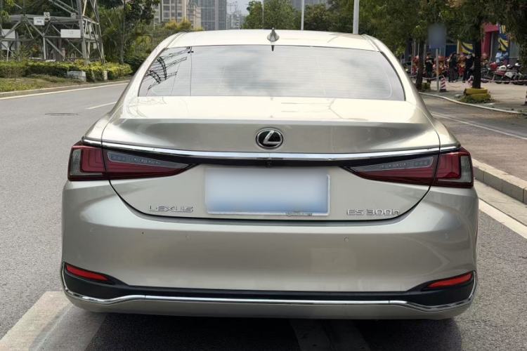 Used Lexus ES 2020 200 Excellence Edition Exterior 9