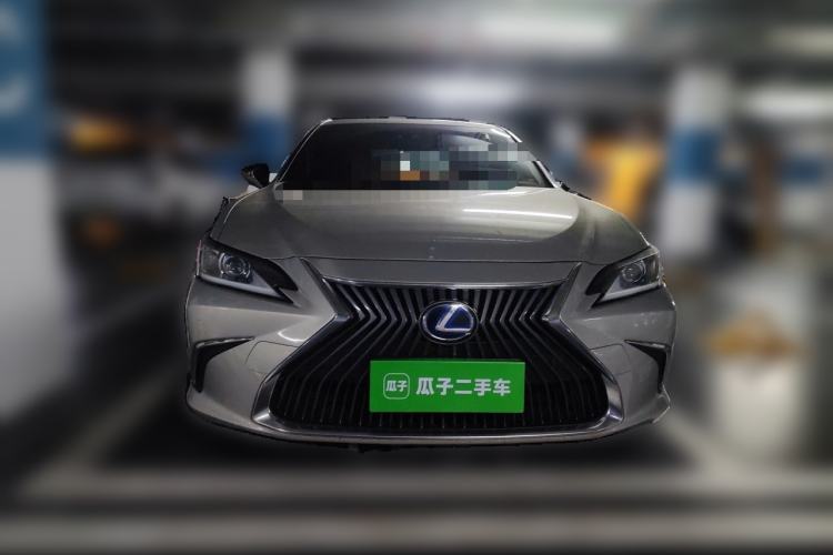 Used Lexus ES 2020 300h Premier Edition Front