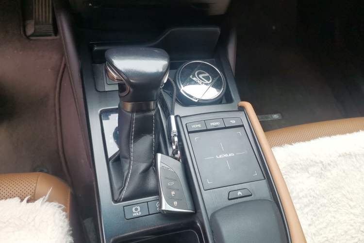 Used Lexus ES 2020 200 Excellence Edition Gear Lever