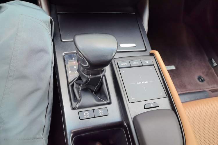 Used Lexus ES 2020 200 Excellence Edition Gear Lever