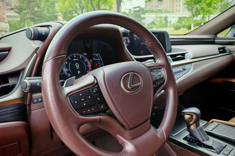 Used Lexus ES 2020 200 Excellence Edition Interior 1