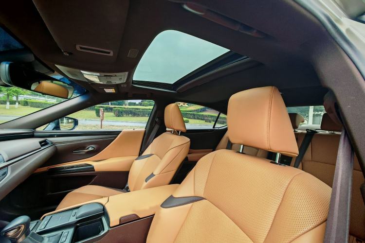Used Lexus ES 2020 200 Excellence Edition Interior 2