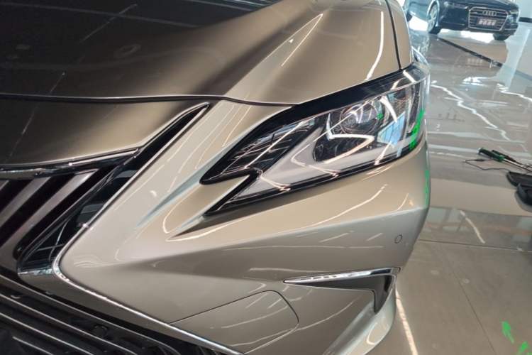 Used Lexus ES 2020 300h Premier Edition Left Front Headlight