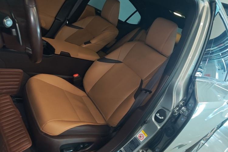 Used Lexus ES 2020 300h Premier Edition Left Front Seat