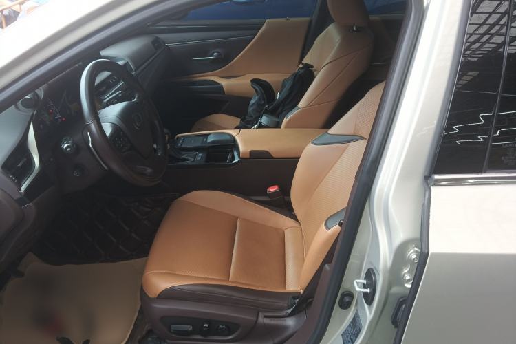 Used Lexus ES 2020 200 Excellence Edition Left Front Seat