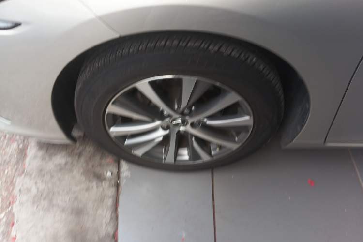 Used Lexus ES 2020 200 Excellence Edition Left Front Wheel Hub
