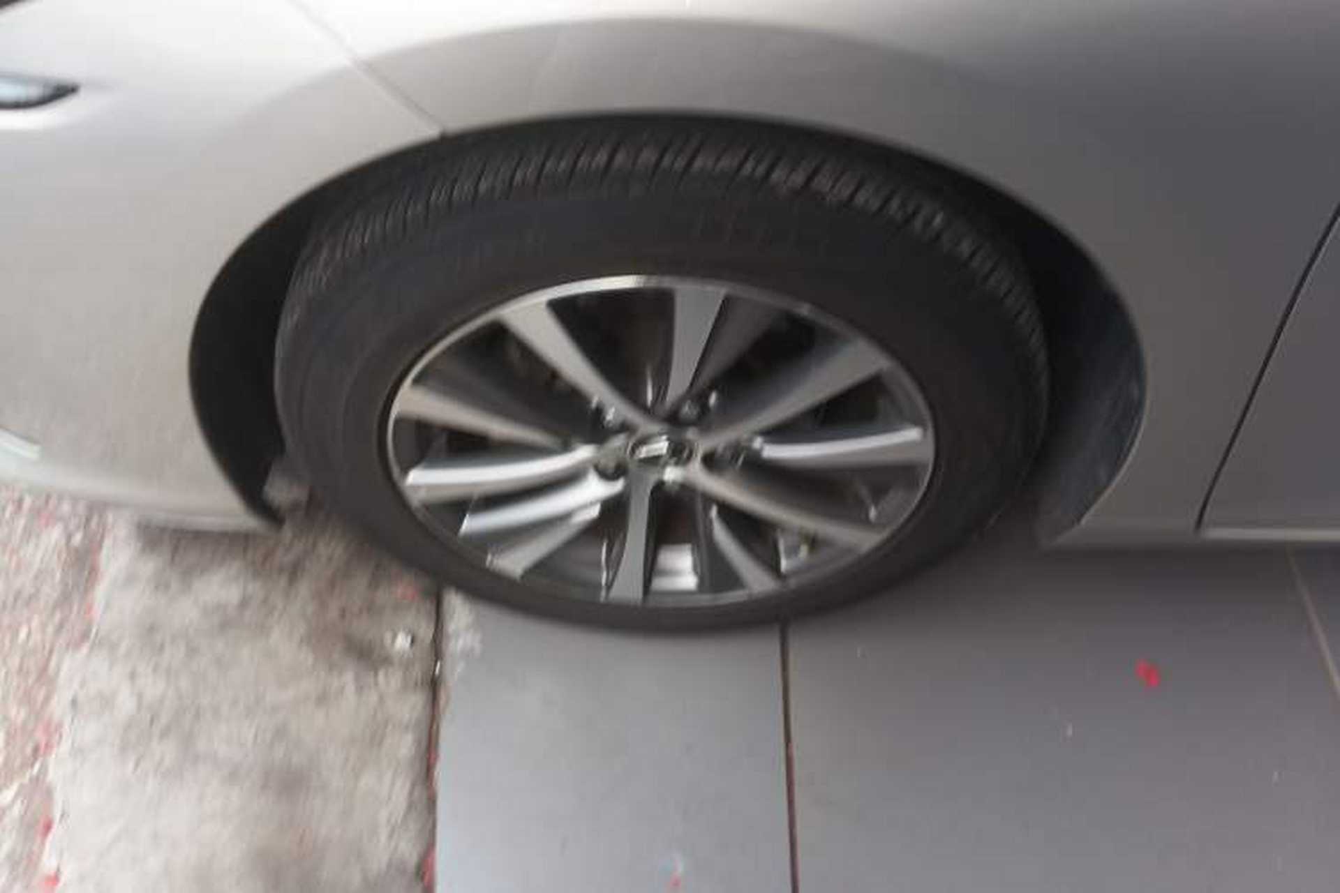 Used Lexus ES 2020 200 Excellence Edition Left Front Wheel Hub
