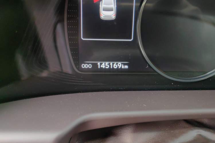 Used Lexus ES 2020 300h Premier Edition Odometer Close Up