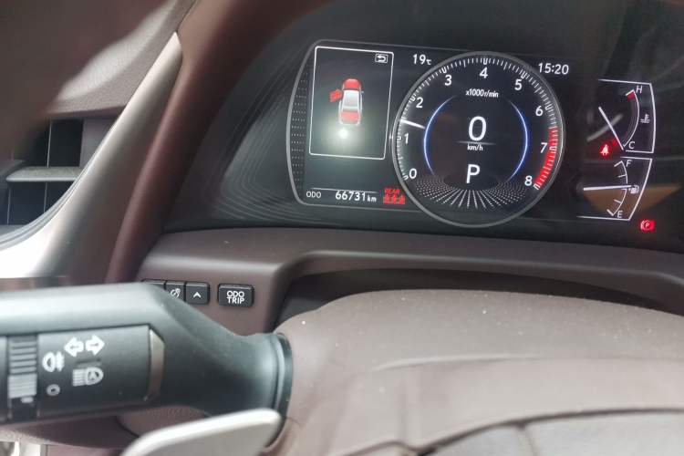 Used Lexus ES 2020 200 Excellence Edition Odometer Close Up