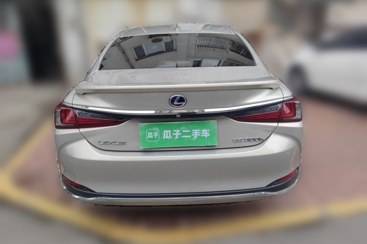 Used Lexus ES 2020 300h Premier Edition Rear