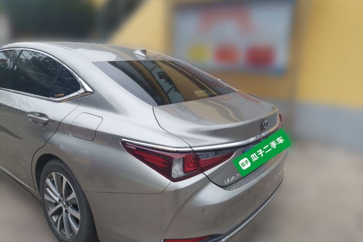 Used Lexus ES 2020 200 Excellence Edition Rear Left 45 Deg