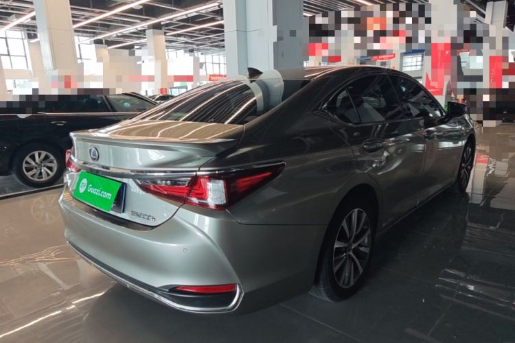 Used Lexus ES 2020 300h Premier Edition Rear Right 45 Deg