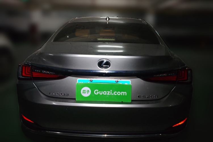 Used Lexus ES 2020 200 Excellence Edition Rear