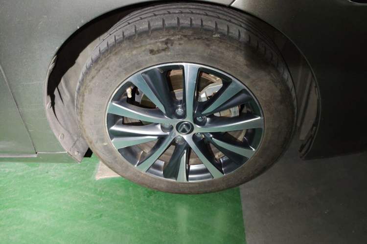 Used Lexus ES 2020 200 Excellence Edition Right Front Wheel Hub