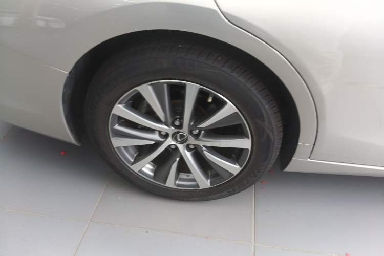 Used Lexus ES 2020 200 Excellence Edition Right Rear Wheel Hub