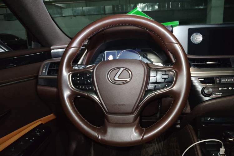 Used Lexus ES 2020 200 Excellence Edition Steering Wheel