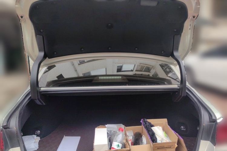 Used Lexus ES 2020 300h Premier Edition Trunk