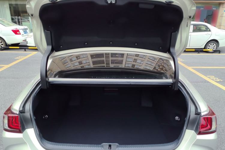 Used Lexus ES 2020 200 Excellence Edition Trunk