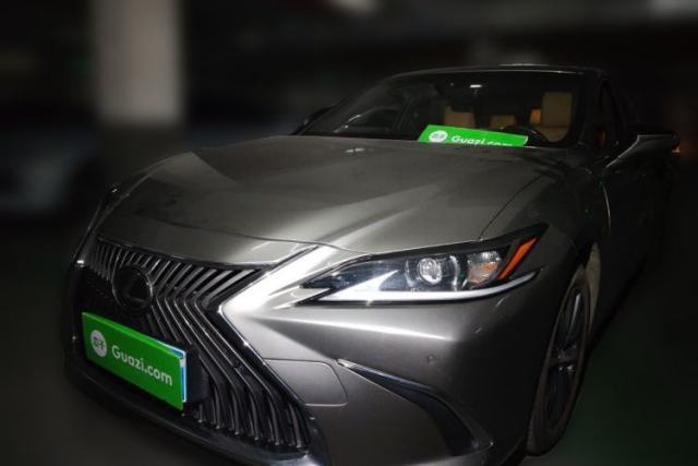 Ojetý Lexus ES 2020 200 Excellence Edition