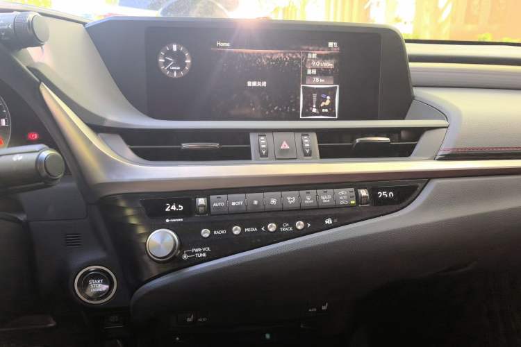 Used Lexus ES 2021 260 F SPORT Audio And AC Panel
