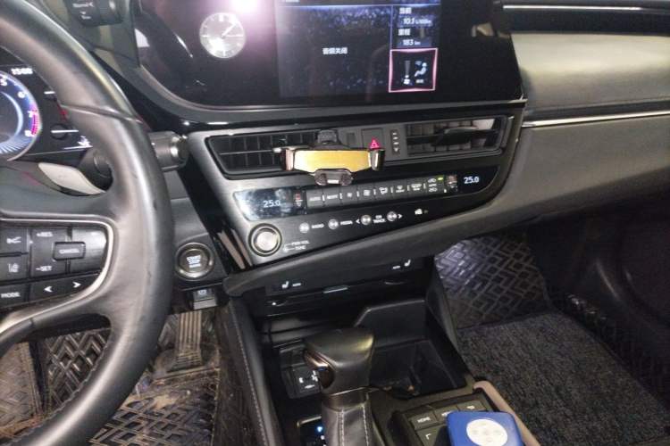 Used Lexus ES 2021 200 Excellence Edition Audio And AC Panel