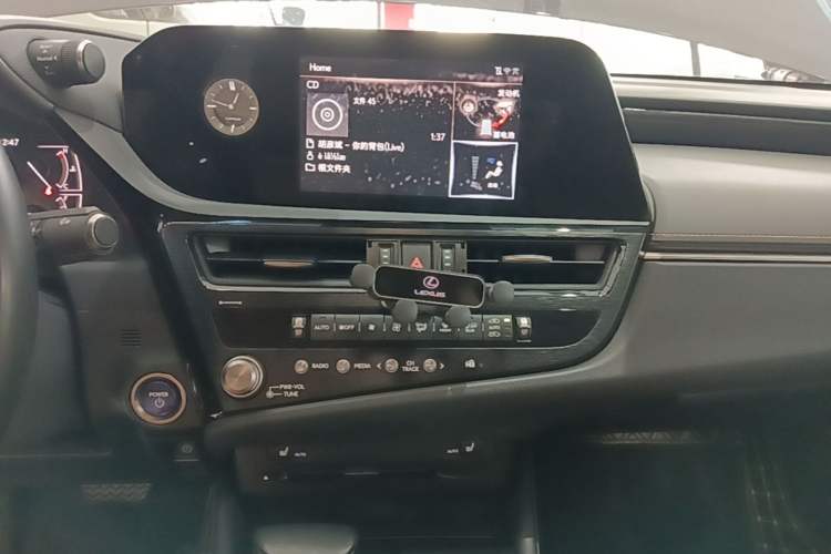 Used Lexus ES 2021 300h Excellence Edition Audio And AC Panel