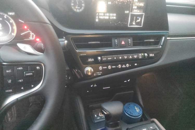 Used Lexus ES 2021 260 Excellence Edition Audio And AC Panel