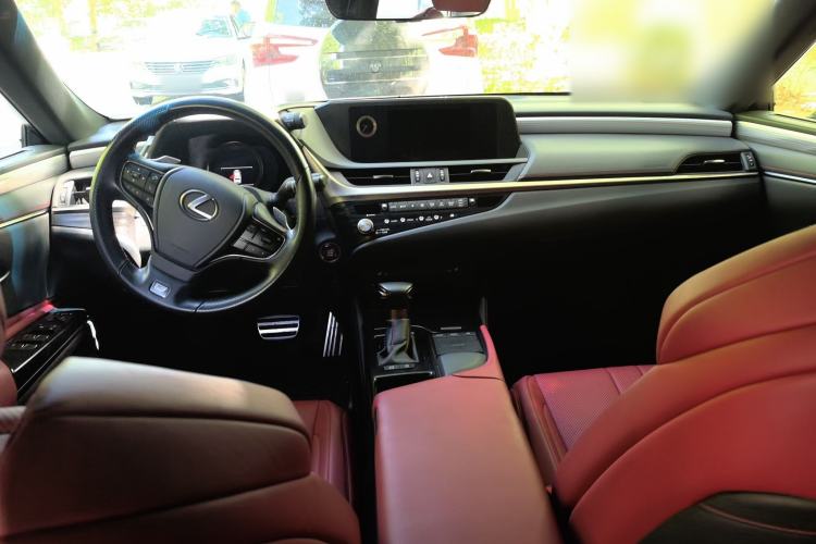 Used Lexus ES 2021 260 F SPORT Center Console