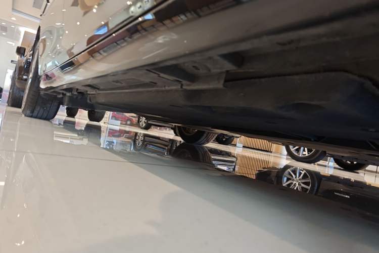 Used Lexus ES 2021 200 Excellence Edition Chassis Front Right