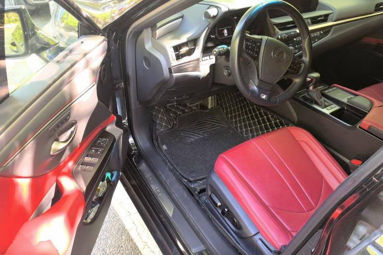 Used Lexus ES 2021 260 F SPORT Driver Seat