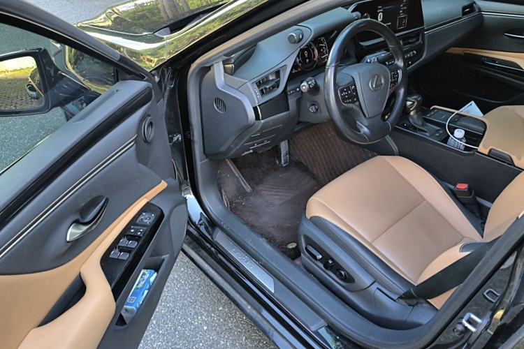 Used Lexus ES 2021 200 Excellence Edition Driver Seat