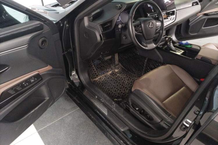 Used Lexus ES 2021 200 Excellence Edition Driver Seat
