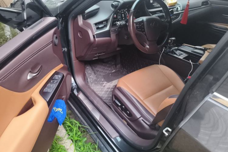 Used Lexus ES 2021 260 Excellence Edition Driver Seat