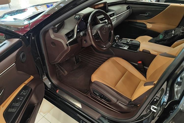 Used Lexus ES 2021 200 Excellence Edition Driver Seat