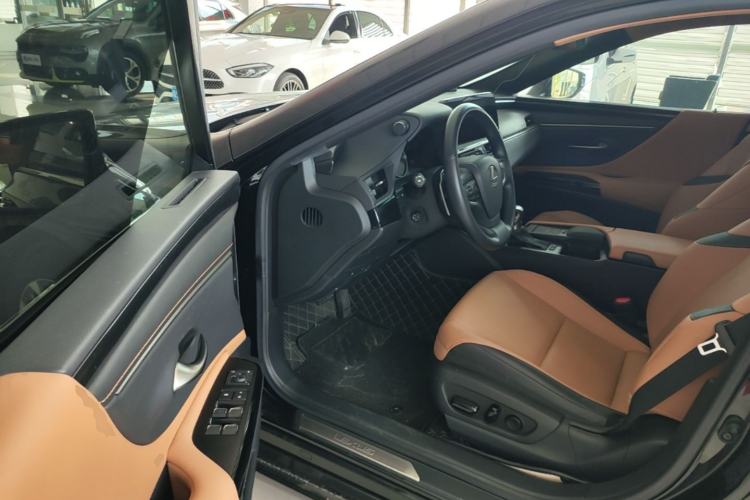 Used Lexus ES 2021 200 Excellence Edition Driver Seat