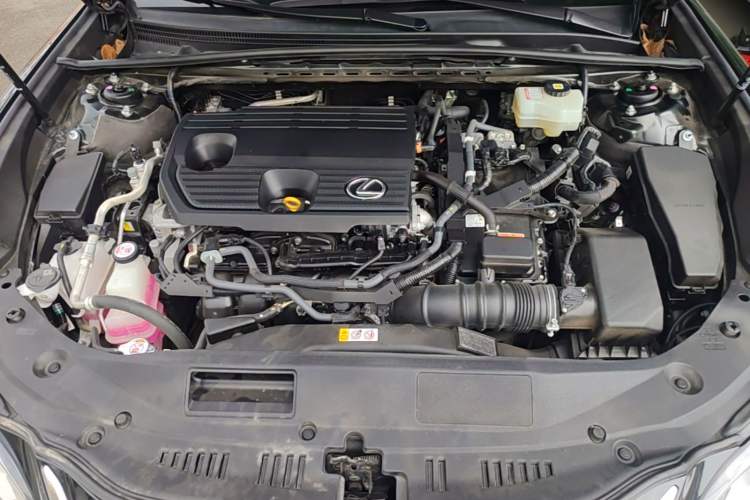 Used Lexus ES 2021 300h Excellence Edition Engine Bay