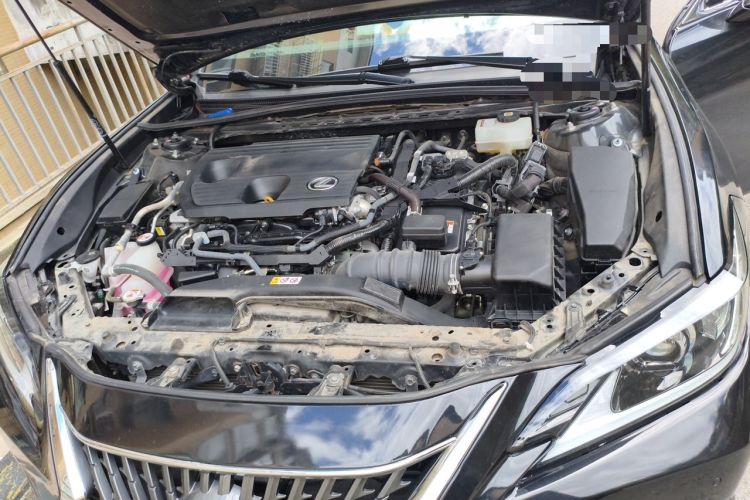 Used Lexus ES 2021 300h Excellence Edition Engine Bay