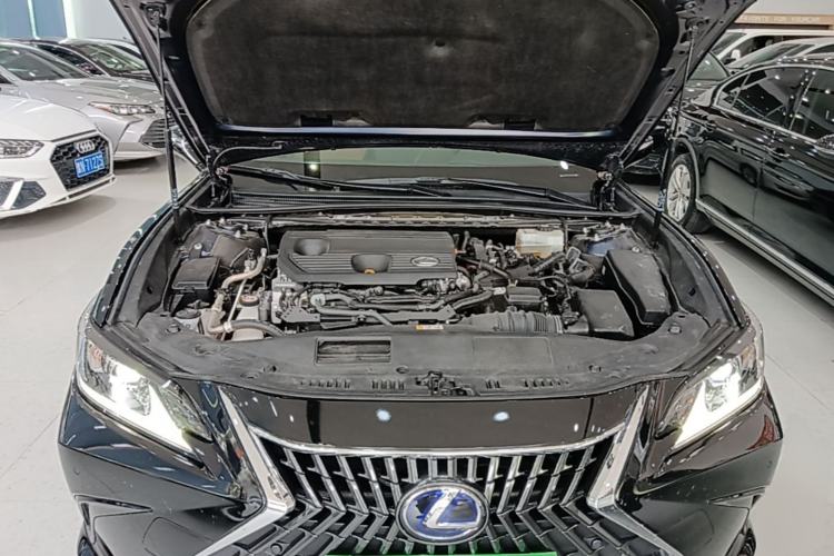 Used Lexus ES 2021 300h Excellence Edition Engine Bay